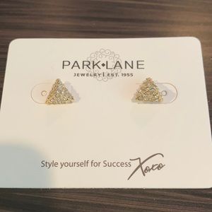 Park*Lane stud earrings with crystals on side